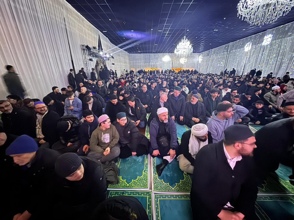 BİF Gençlik Teşkilatı’ndan 1500 Kişilik Cemaatle Sabah Namazı Buluşması